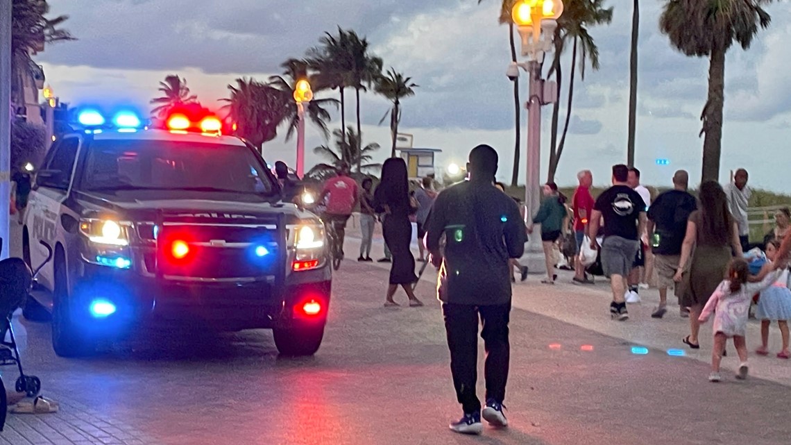 Shooting near beach in Hollywood, Florida injures 9: 'Everybody started running'