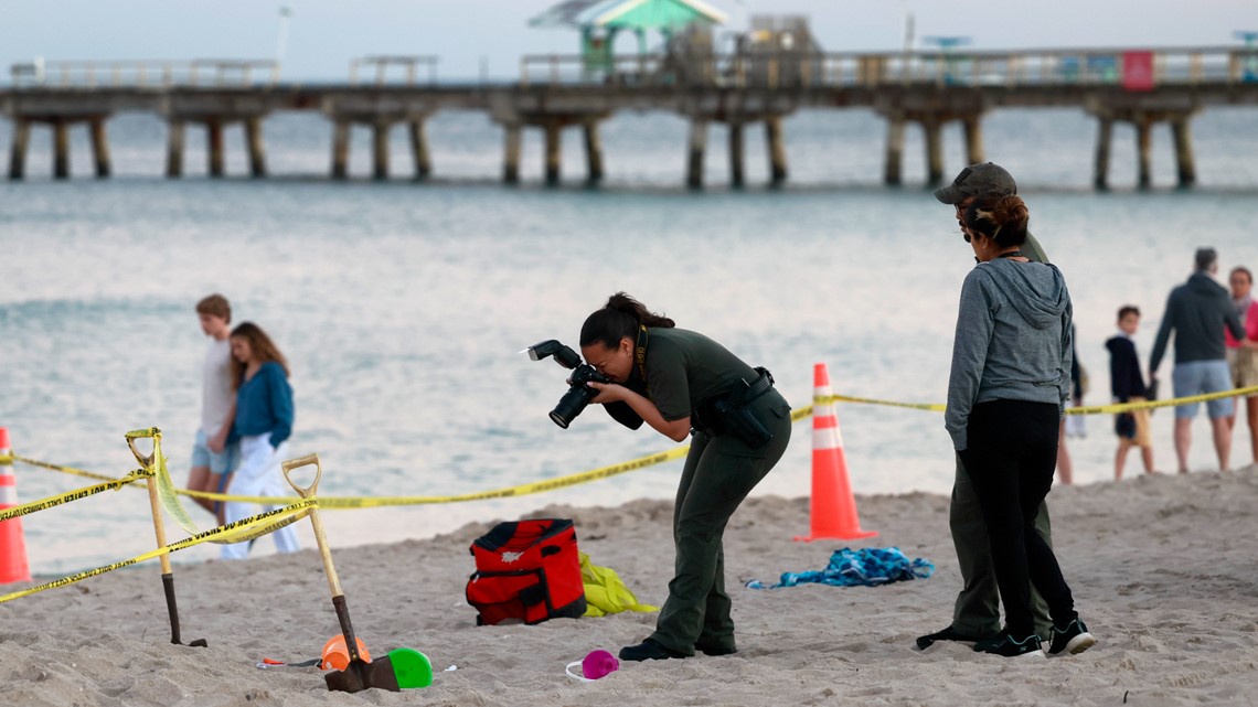 Girl dies when sand hole collapses on Florida beach - Vimarsana News