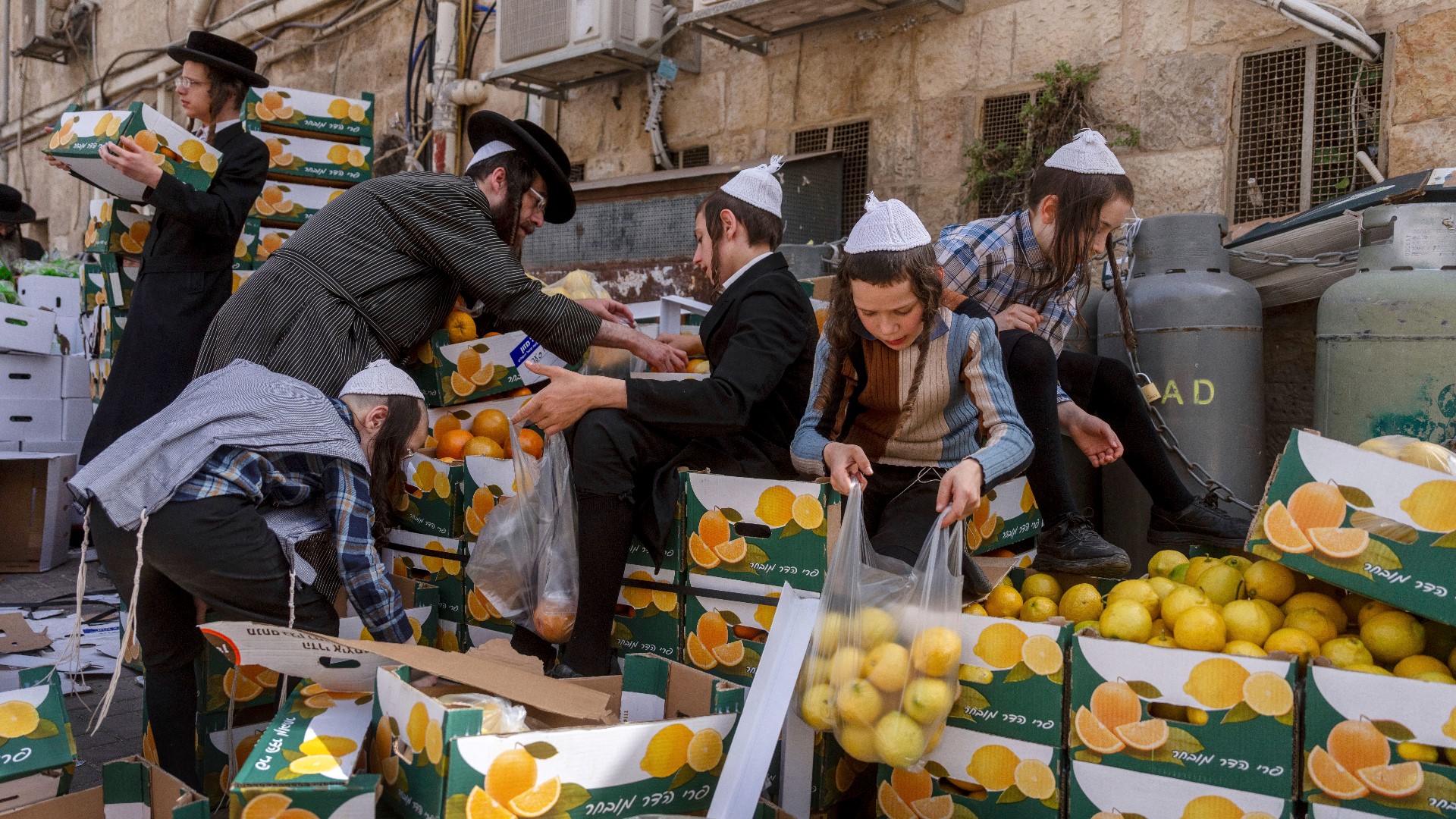 When does Passover begin and end in 2024? cbs19.tv