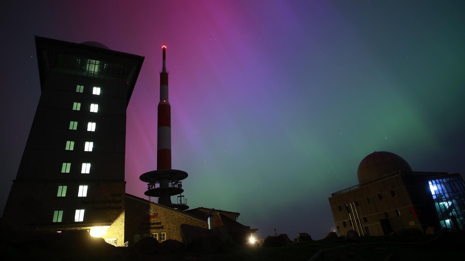 Northern lights solar storm Here's when you may see them in US cbs19.tv