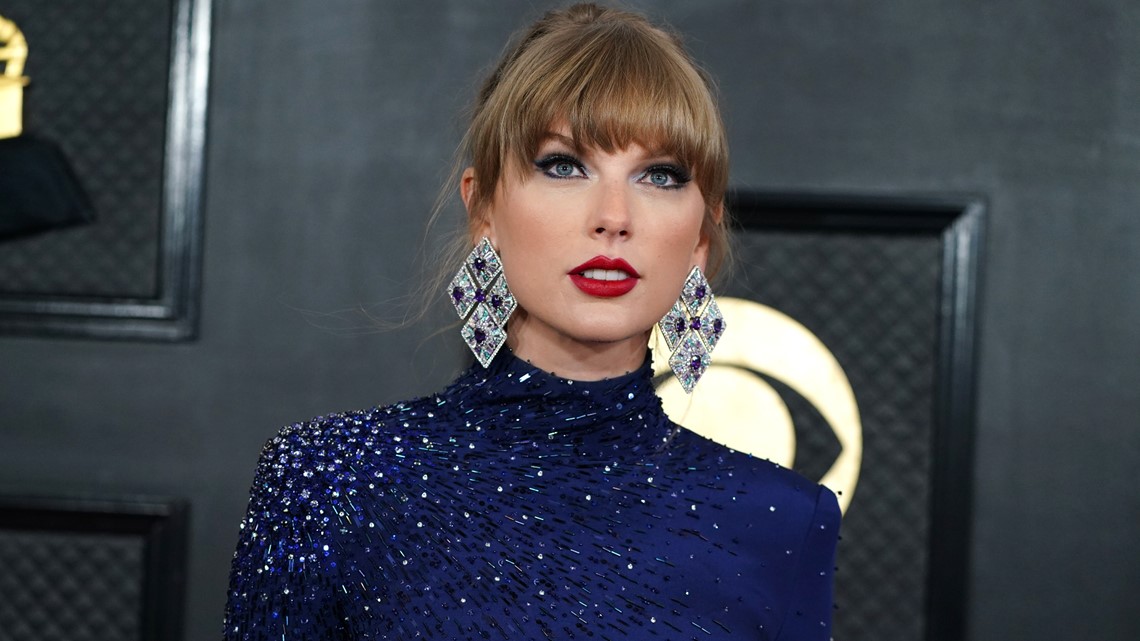 Taylor Swift re-releases 3rd album as (Taylor's Version) - Vimarsana News