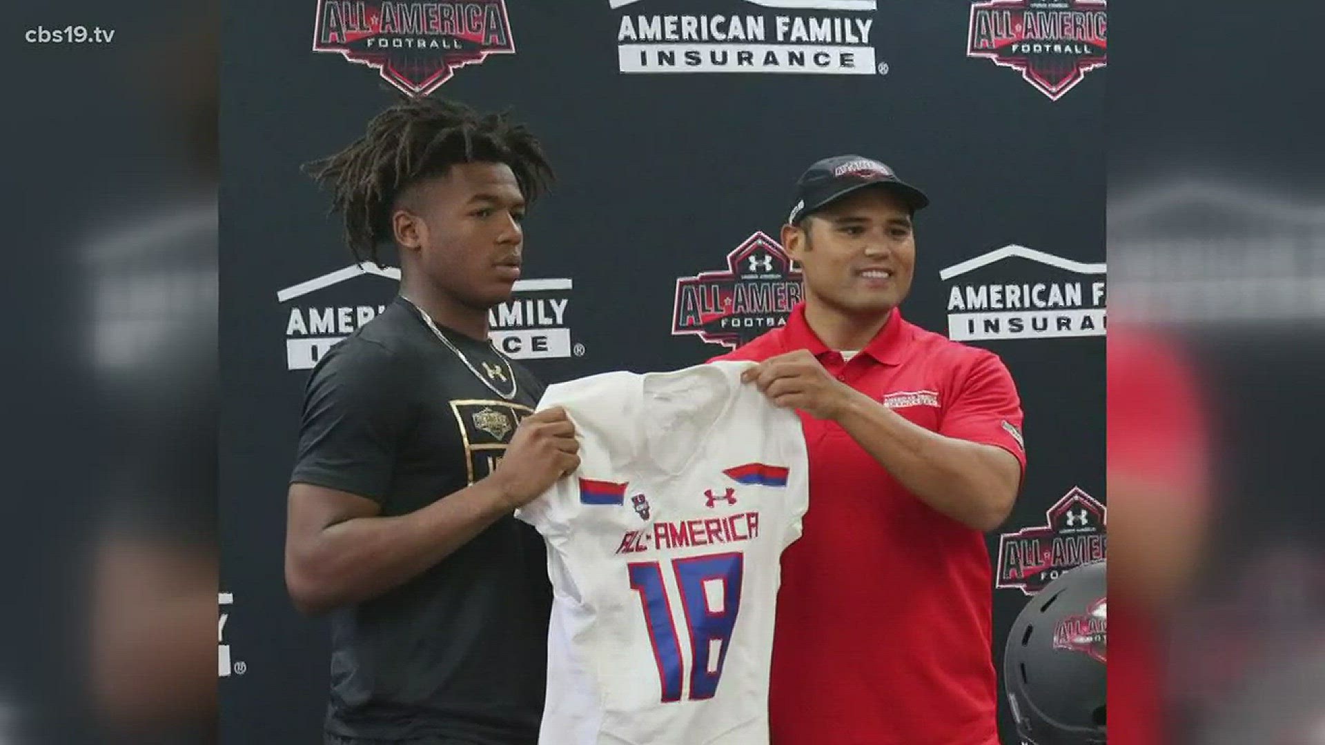 Keaontay Ingram receives Under Armour jersey