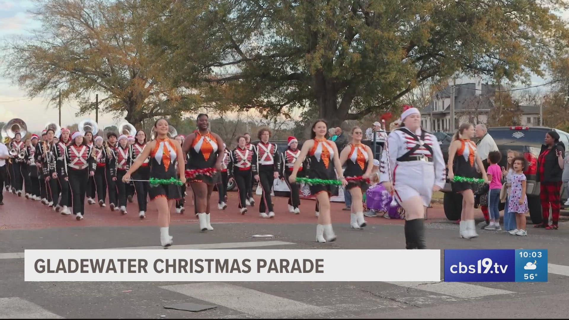 Gladewater hosts it's annual Christmas parade.