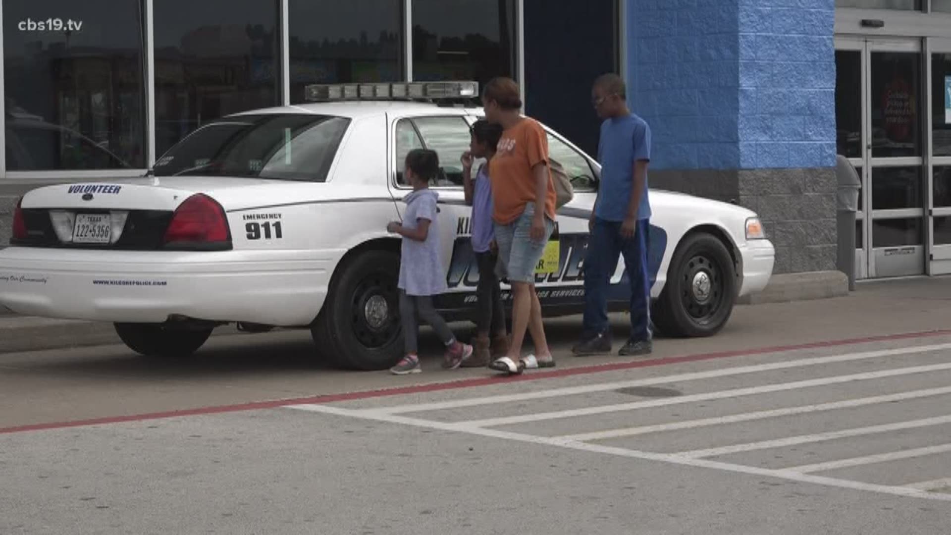 Project Hot Car demonstrates the dangers of leaving a child in the car during the summertime heat. Kilgore Walmart shoppers now have the chance to see how the temperature can get much hotter inside your car, than outside in the open air.