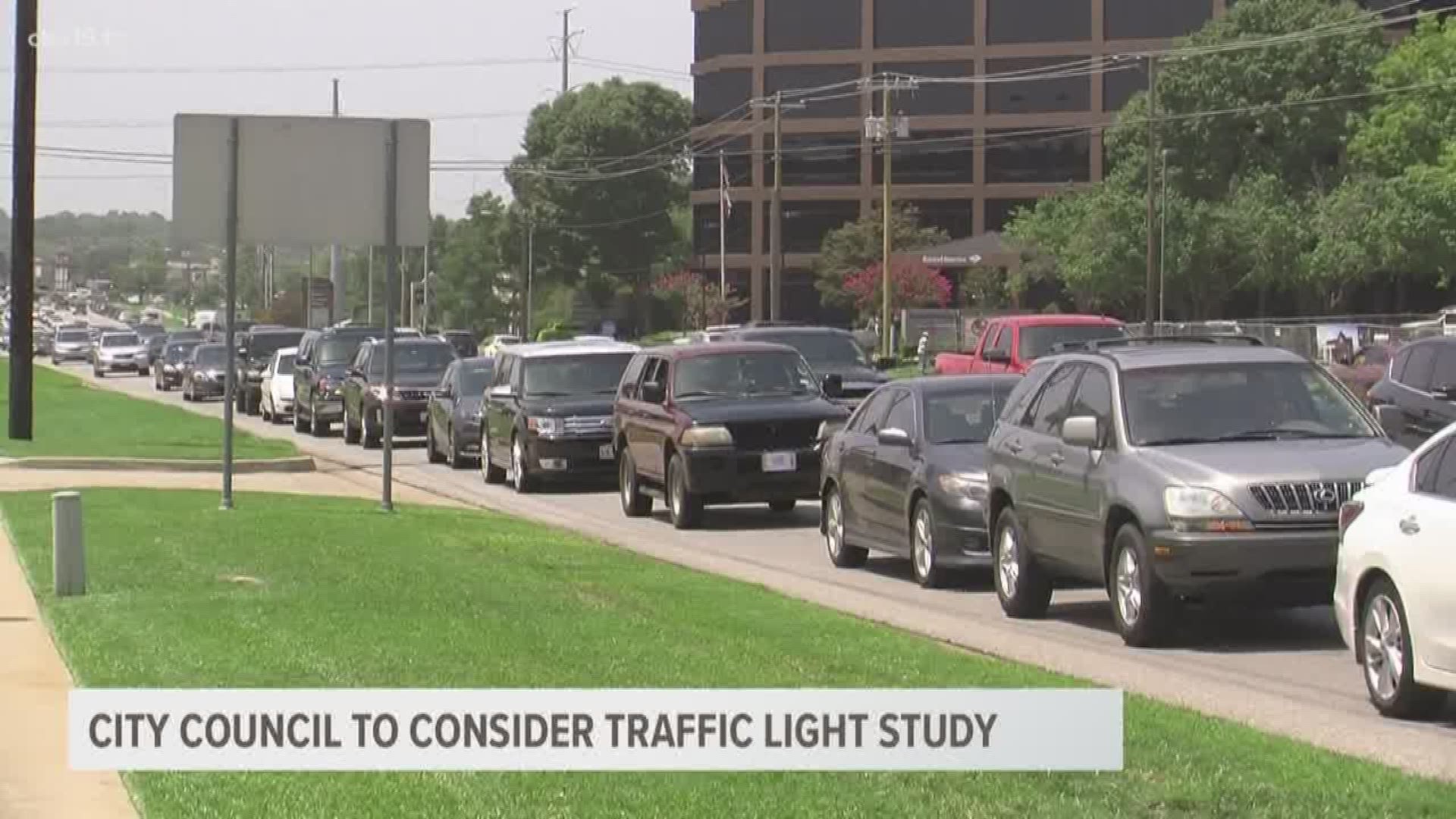 Tyler's traffic light system is made up of outdated lights, and most use with varying equipment and technology. As apart of its efforts to address the problem, city engineers are proposing a comprehensive study of the city's system.