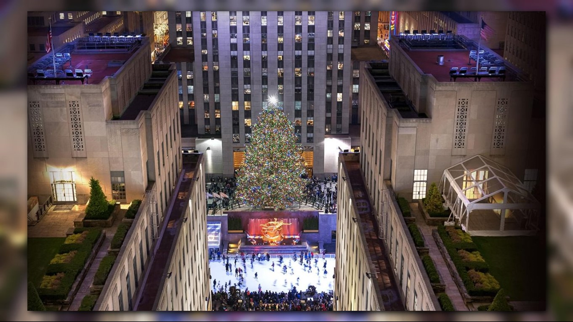Lego Christmas Tree holiday window display in Rockefeller …