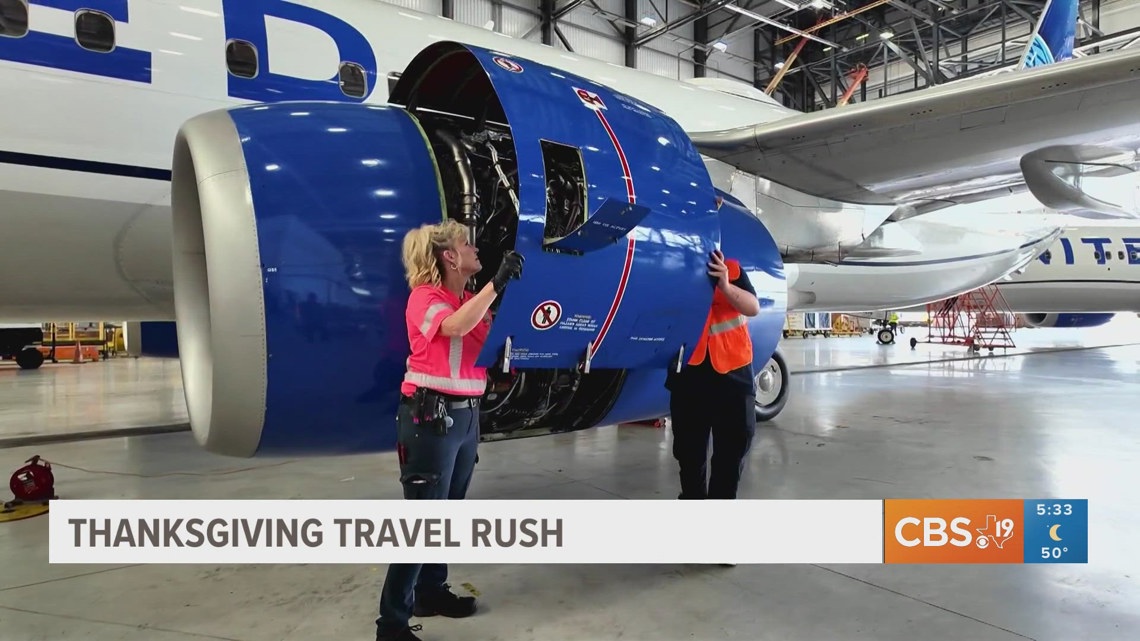 Airport employees work hard to respond to record holiday travel