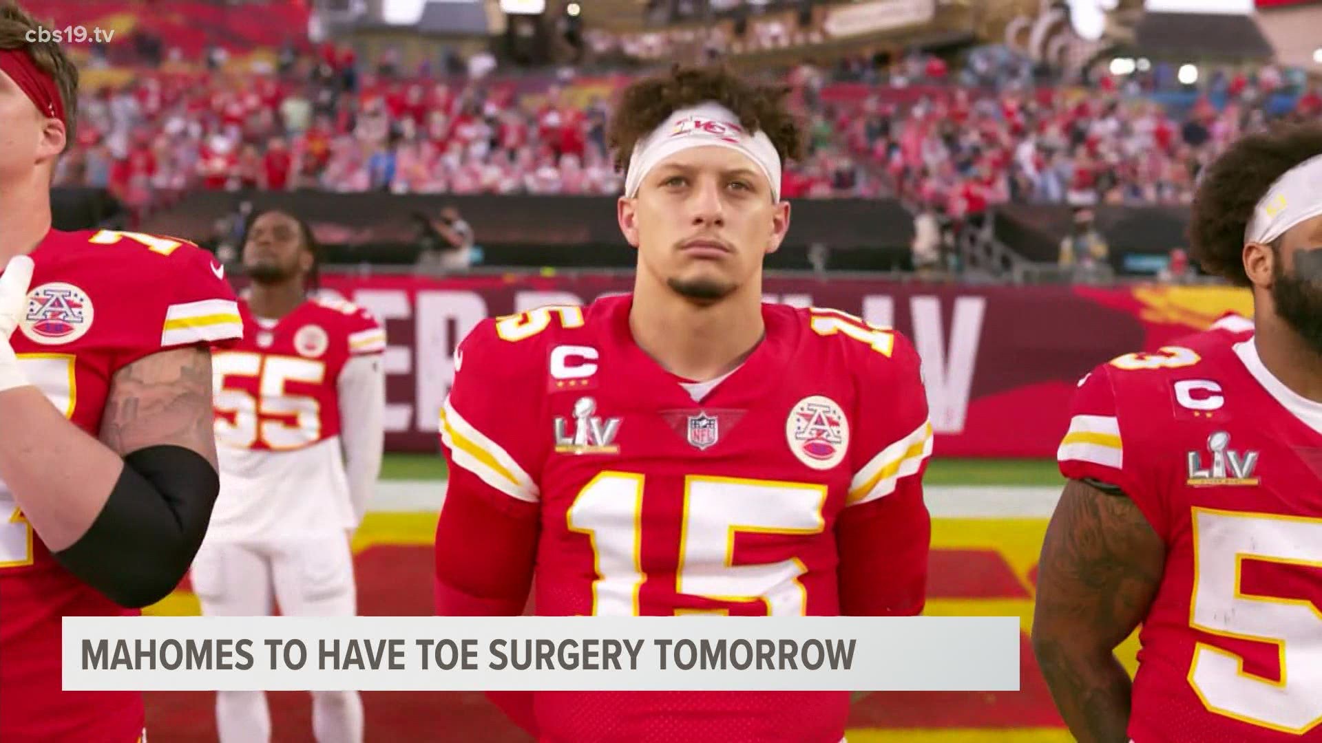 The NFL Network reports foot specialist Green Bay-area surgeon Dr. Robert Anderson will perform Mahomes' procedure.