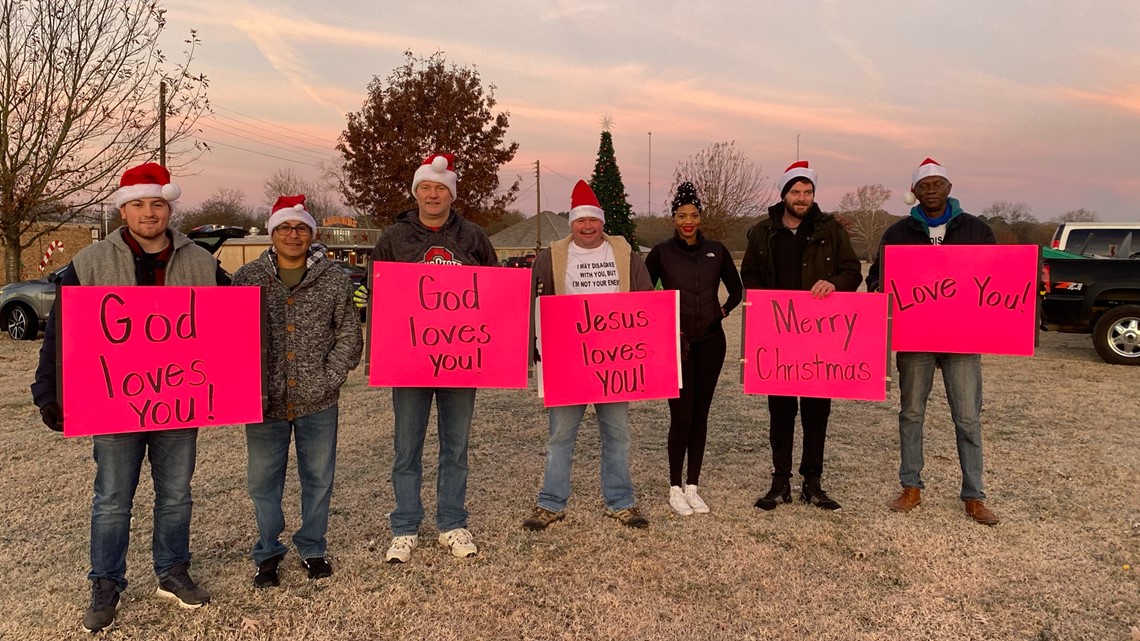 Roadside Christmas carolers gather at busy Bullard intersection - Vimarsana News