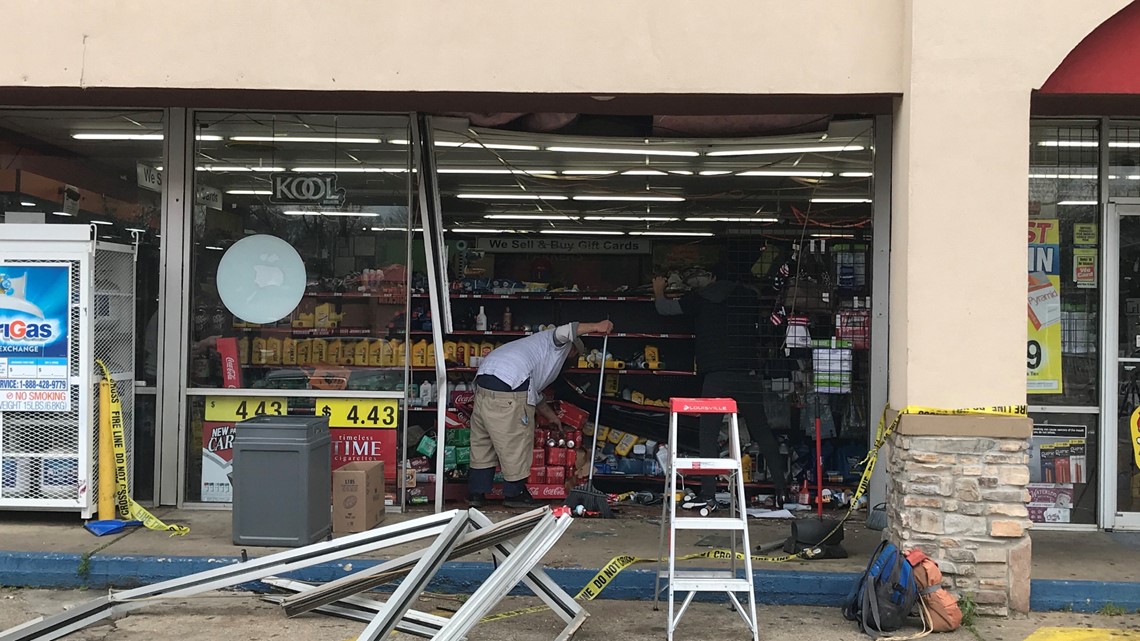 Car drives into Tyler gas station; no injuries reported cbs19.tv