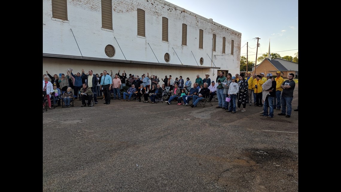 Altostrong Community Unites For Easter Service Cbs19 Tv