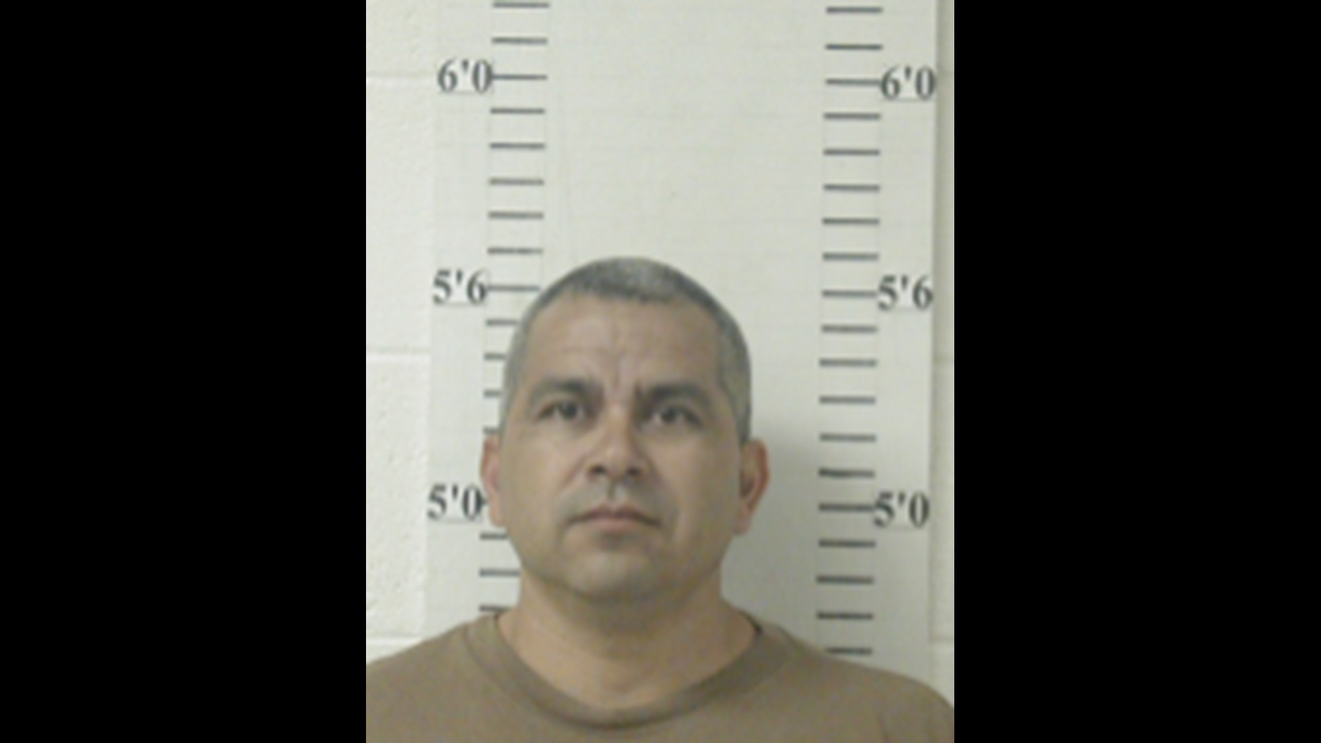 Authorities looking for inmate who walked away from Dallasarea prison