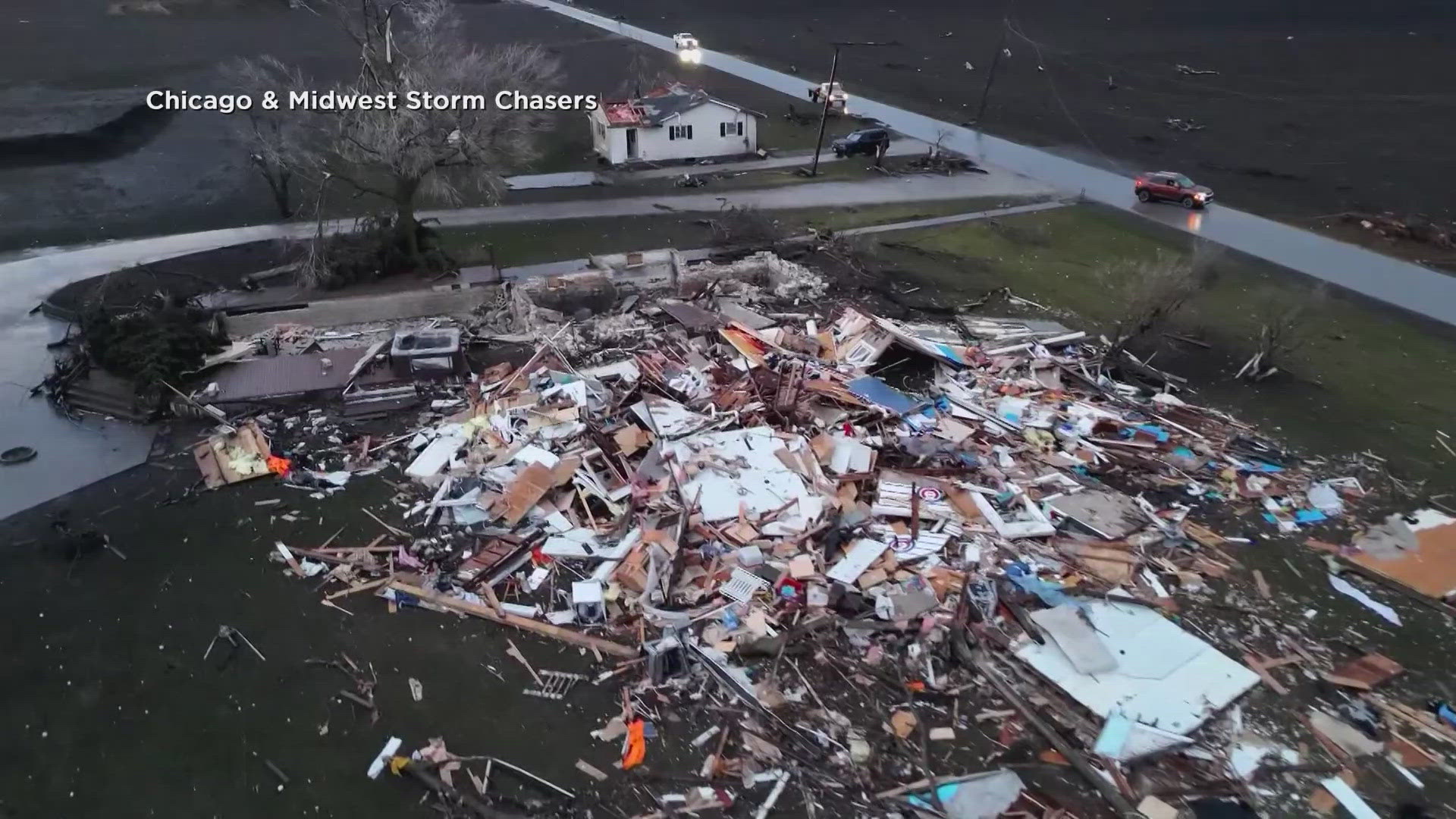 Tornado tears through Illinois town, damages homes and power lines ...