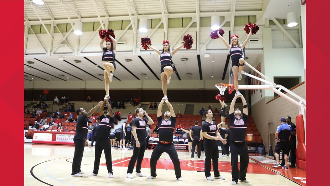 Navarro College Cheerleaders Star In Netflix Docuseries Cbs19tv