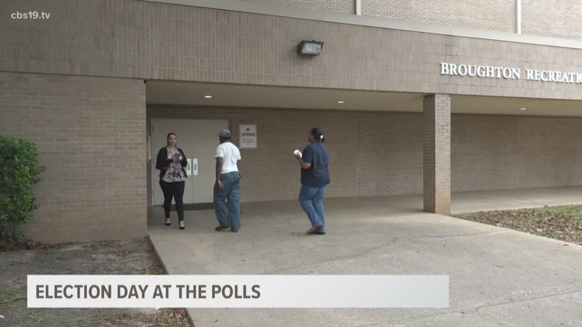 Voting machine in Longview "locks up"