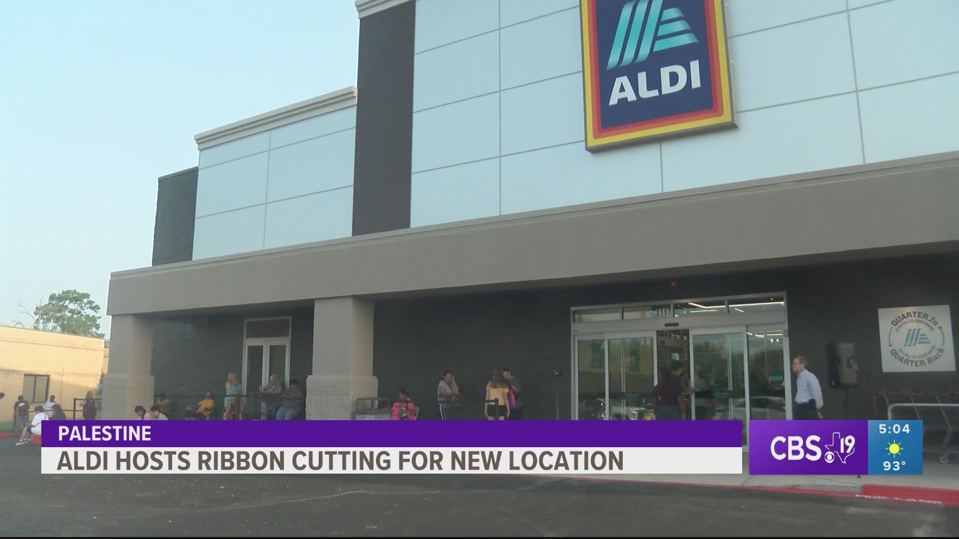 Aldi hosts ribbon cutting ceremony for new Palestine location