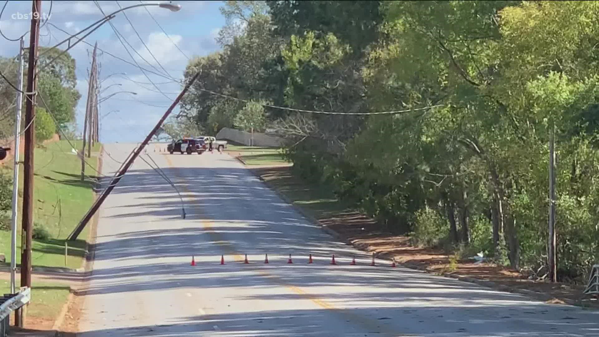 Smith County Fire Marshal Jay Brooks is urging residents to refrain from outdoor burning because, due to the winds, the county is "at high risk of wildfires.”