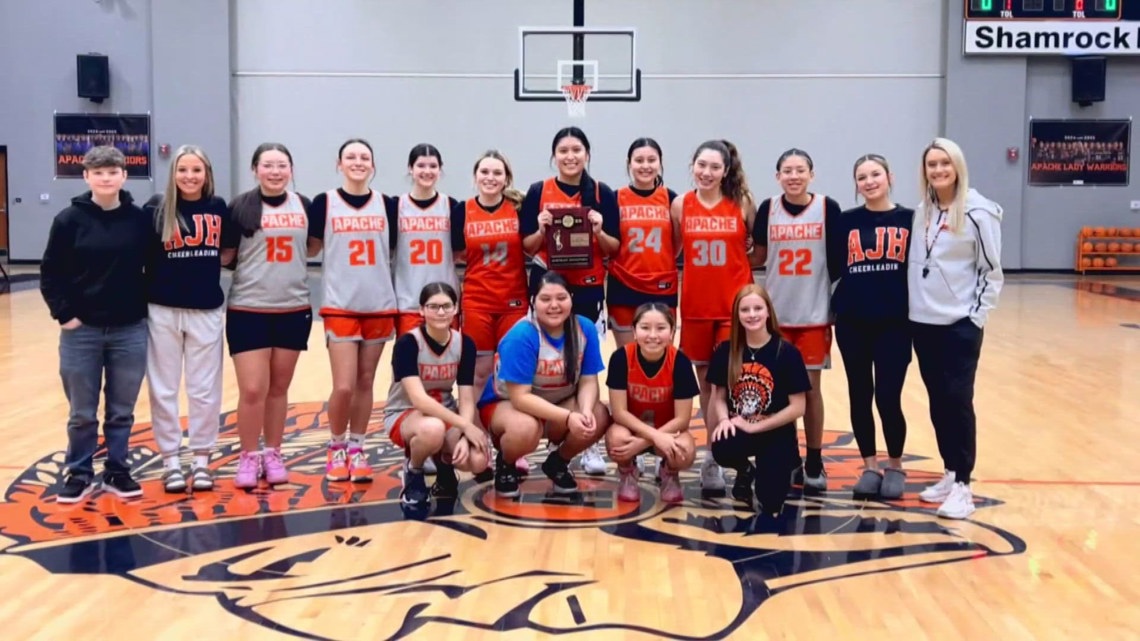 Oklahoma girls’ basketball team returns championship to opponent, wins hearts