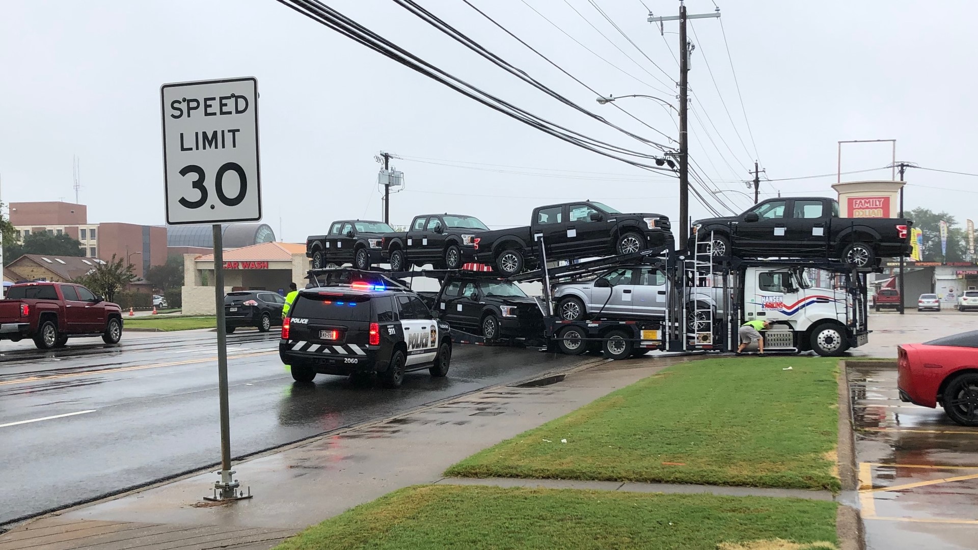 Traffic delayed after truck gets stuck on Highway 69 in Jacksonville