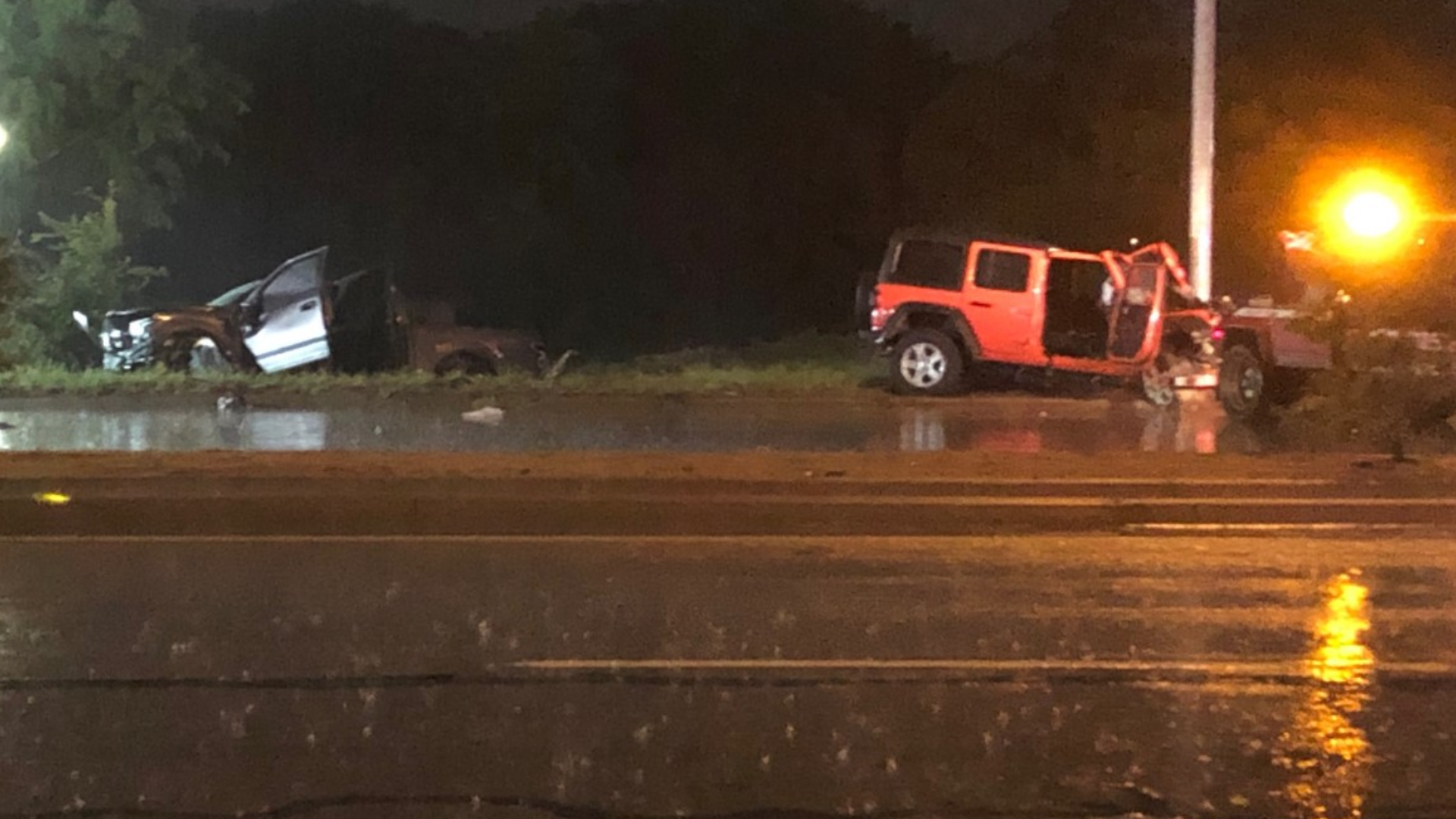 At least 1 dead in 3-car crash on Highway 155, Loop 323 | cbs19.tv