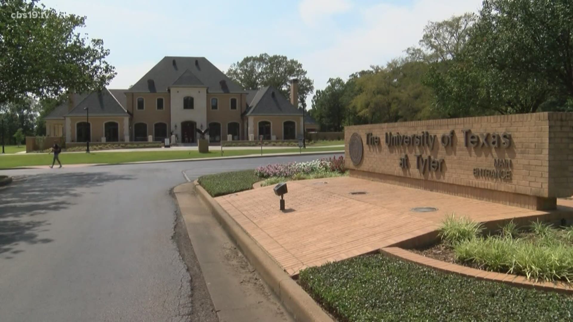 Southside Bank donates $25,000 to UT Tyler students impacted by the coronavirus pandemic