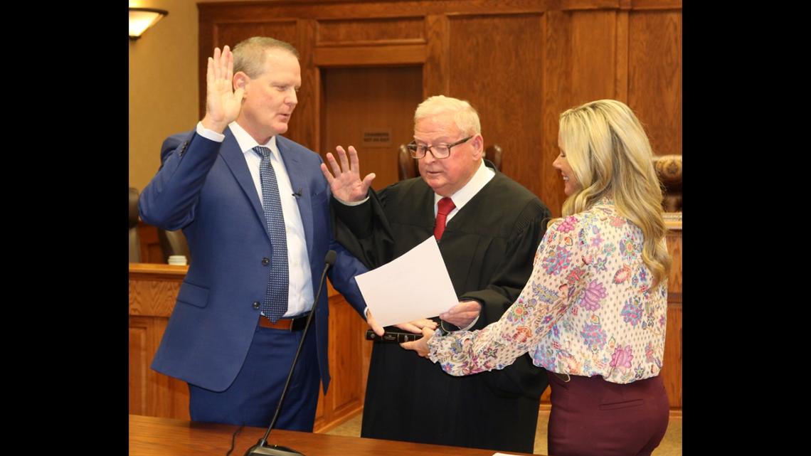 Retired detective sworn into new role as Precinct 2 Constable - Vimarsana News