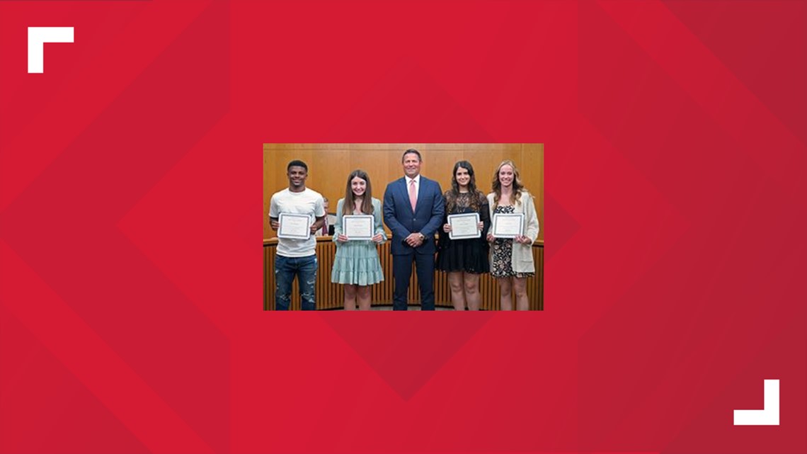 Mayor's Scholarship is accepting applications from local seniors - Vimarsana News