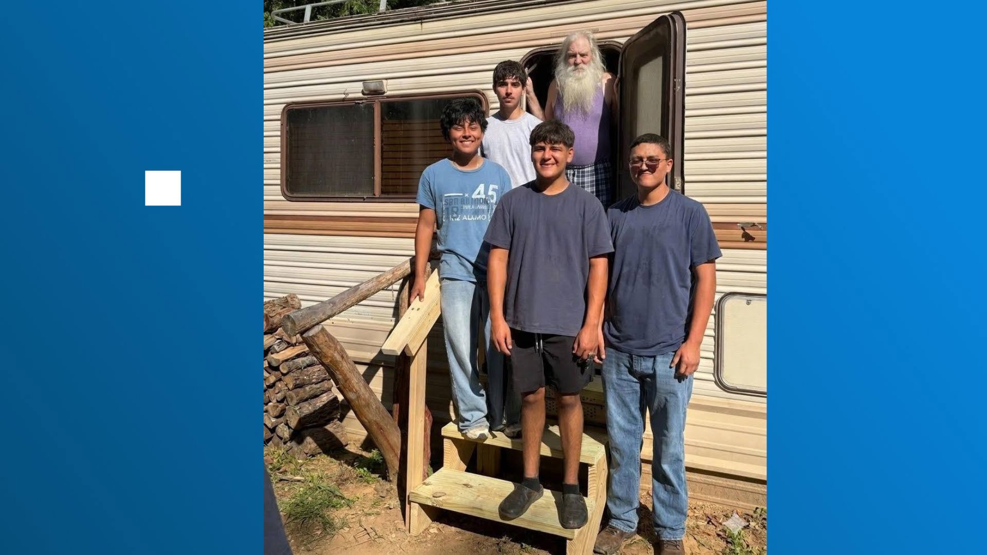 East Texas high school students build new steps for elderly man through community project