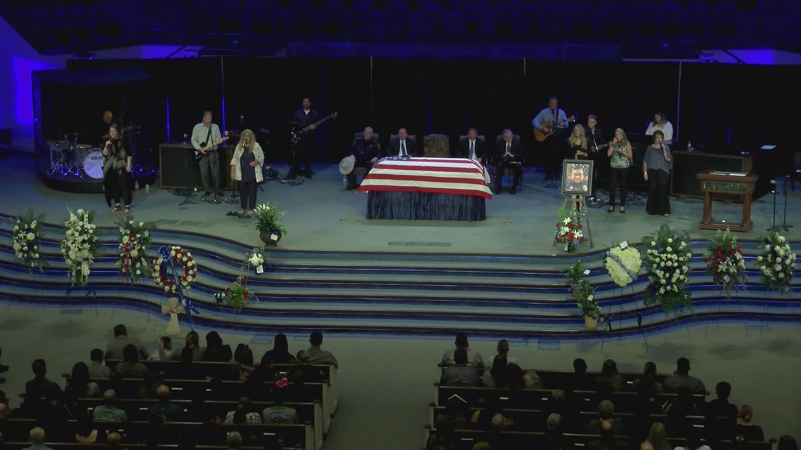Smith County Sheriff Larry Smith delivers eulogy at fallen Deputy Bustos' funeral