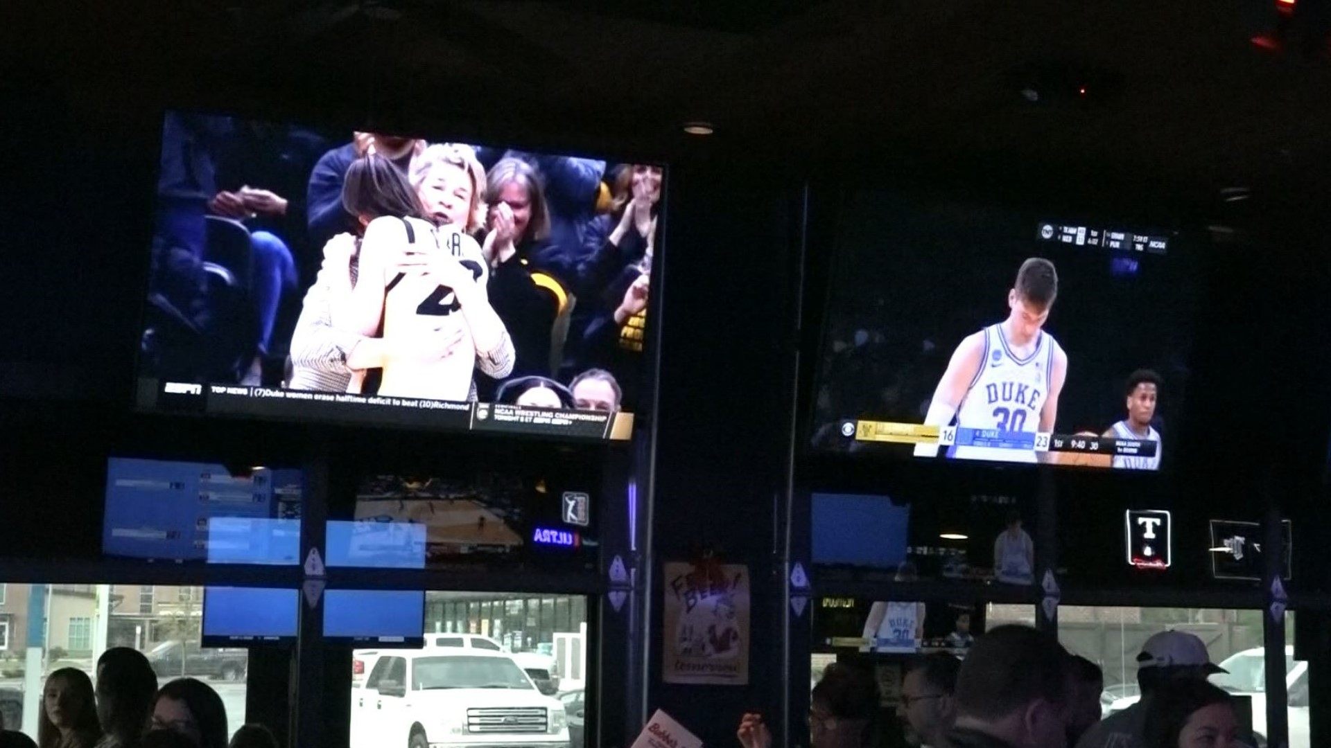 East Texas bars packed with guests looking to watch March Madness