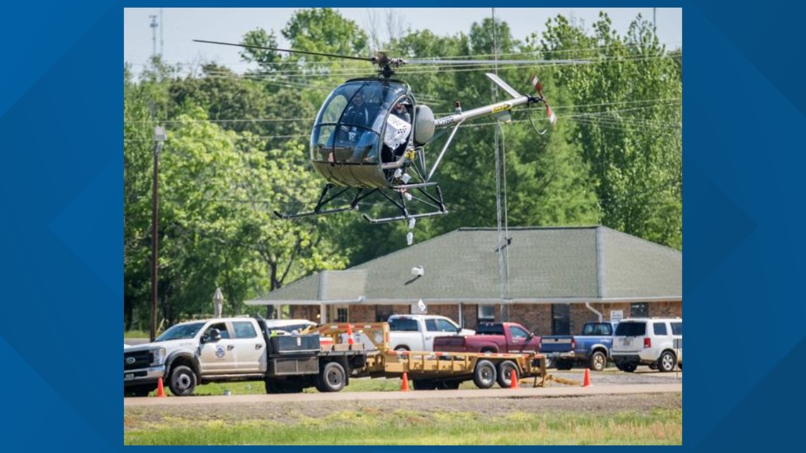 Gilmer students learn about Berlin candy drop in reenactment - Vimarsana News