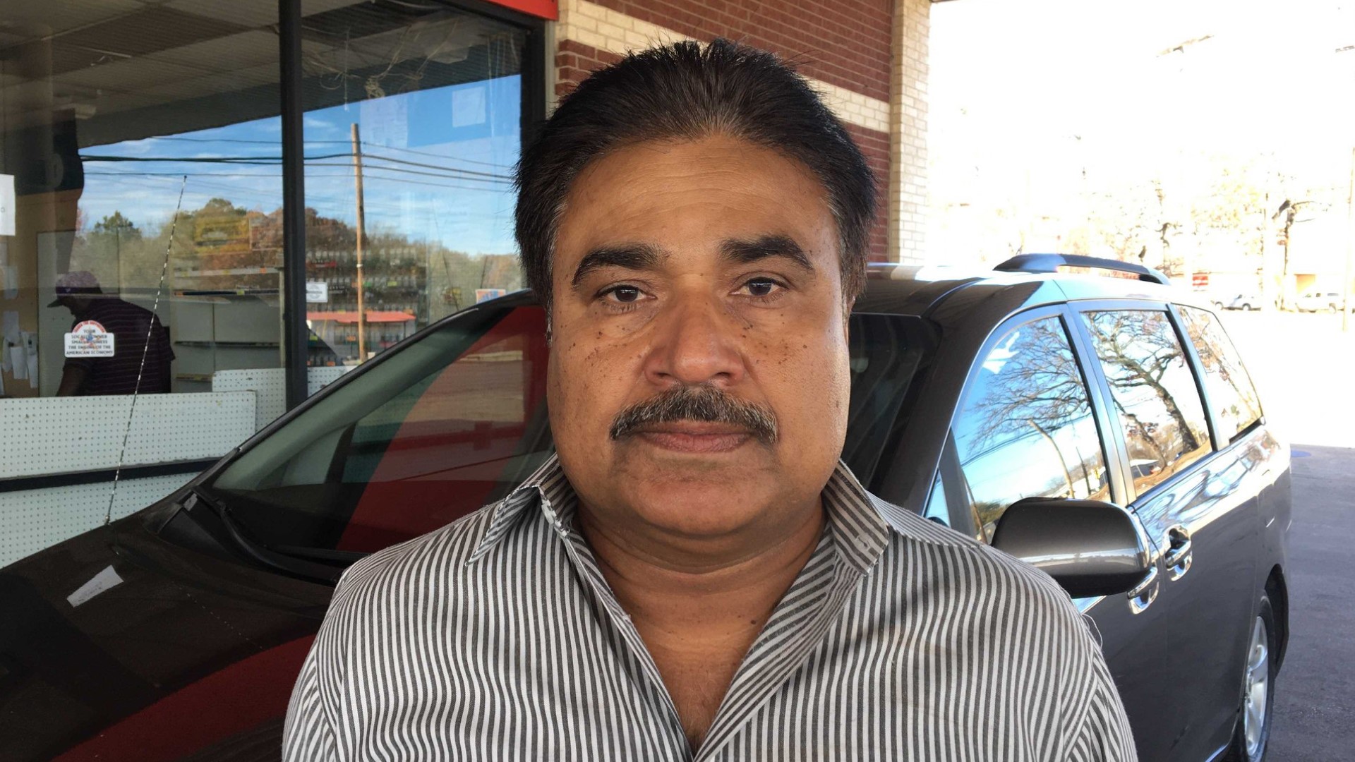 Palestine gas station owner allegedly fires shots at contractor over