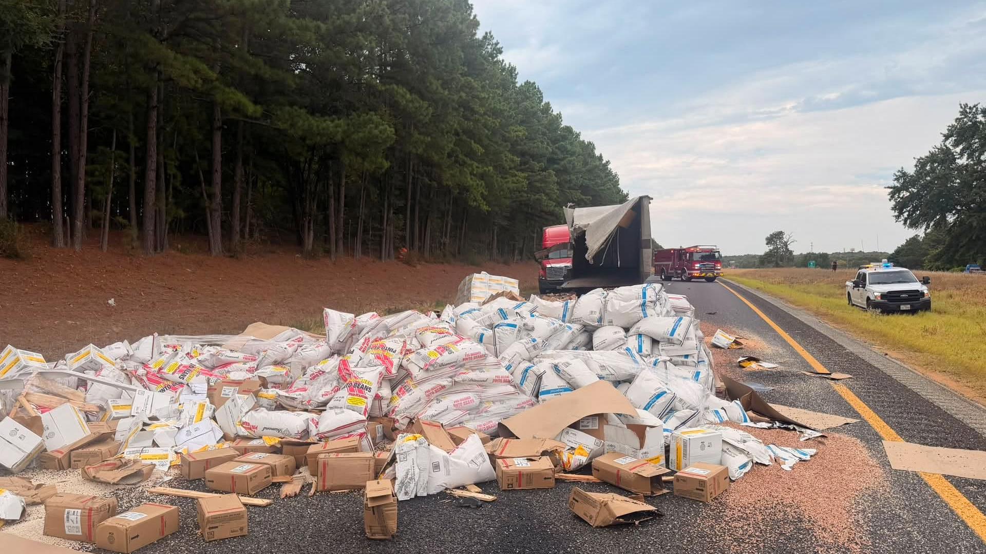 Two 18-wheelers crash on I-20 in Lindale, spilling beans across roadway ...