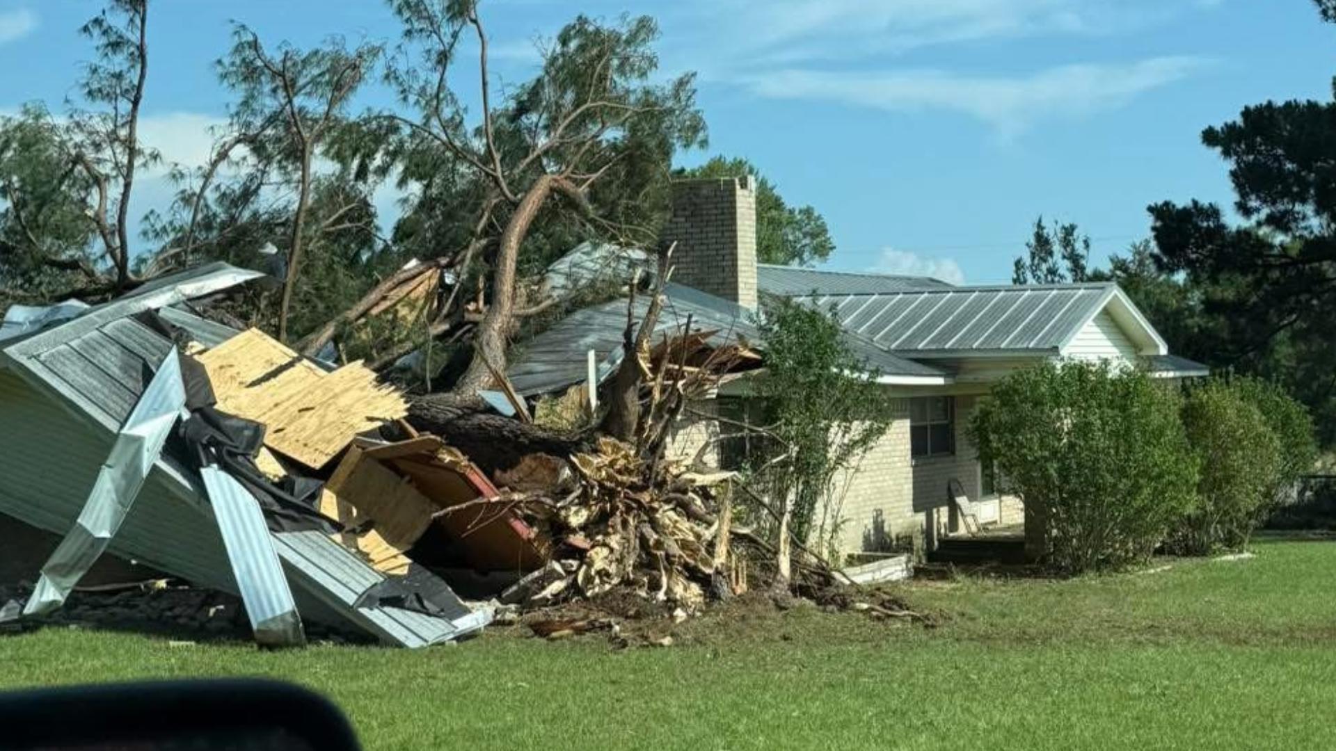 NWS confirms winds up to 100 mph caused extensive storm damage in Wood ...