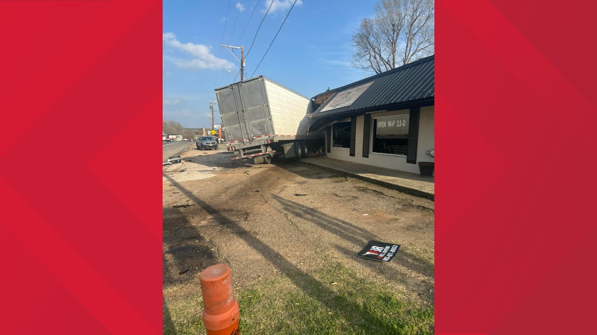 Semi-truck crashes into Tatum eatery, no injuries reported | cbs19.tv