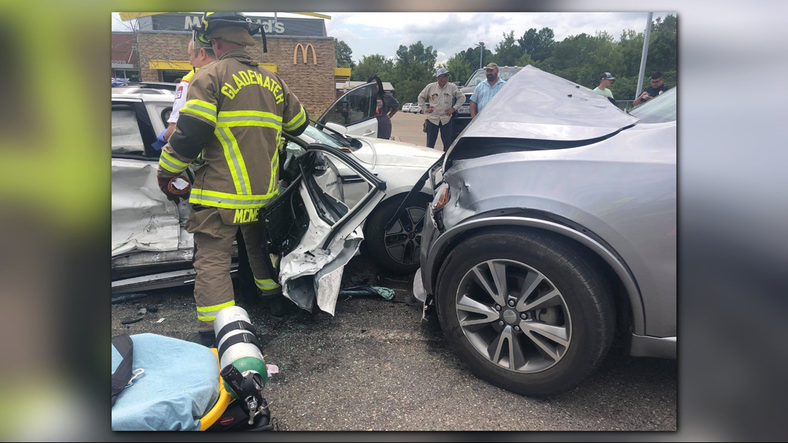 4 injured in 2vehicle wreck in Gladewater cbs19.tv