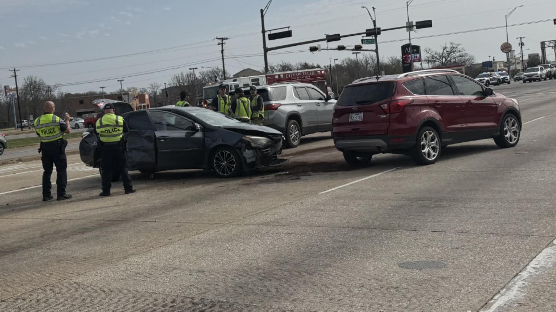 Crash on Loop 323, Highway 155 in Tyler causing delays | cbs19.tv