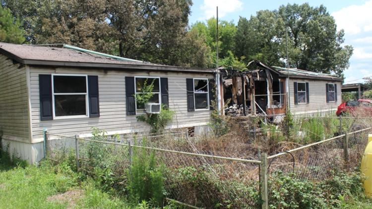Man with hearing loss narrowly escapes Smith County house fire that killed 2 dogs