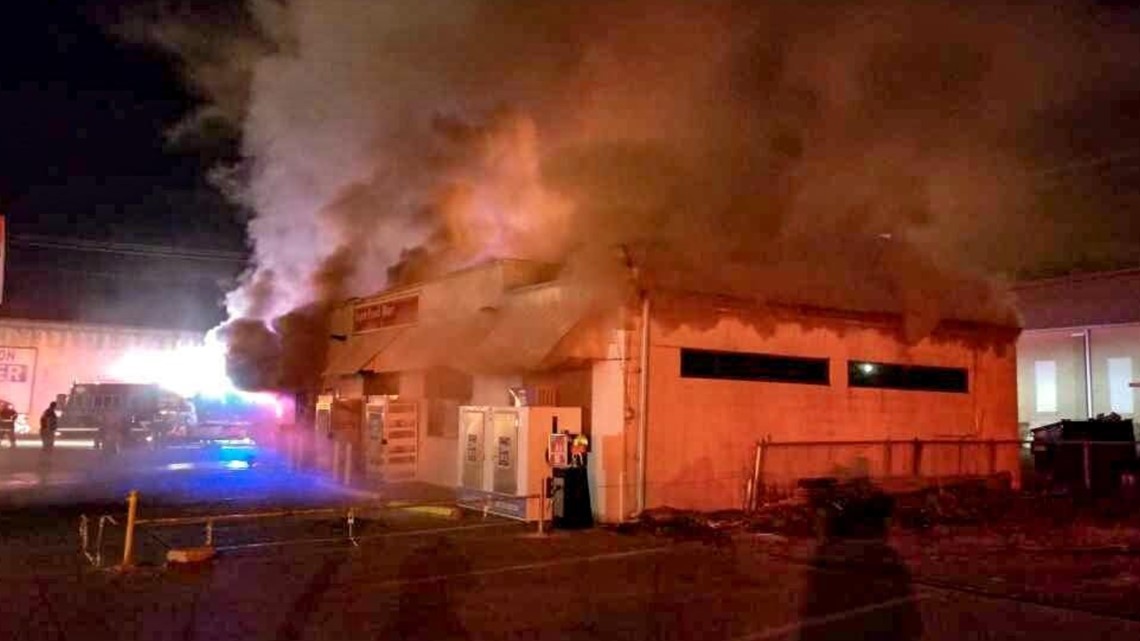 Firefighter injured while battling blaze in Overton - Vimarsana News