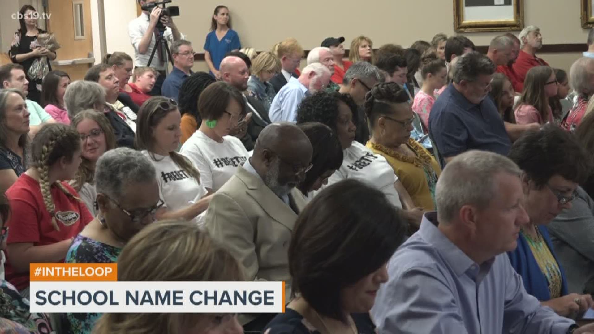 People for keeping the name Robert E. Lee high school weigh in on the discussion