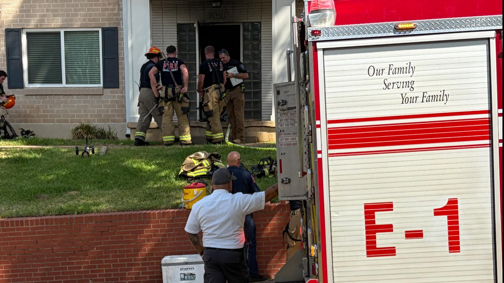 Smook Inhlation 2 hospitalized for smoke inhalation as Tyler fire destroys apartment ...
