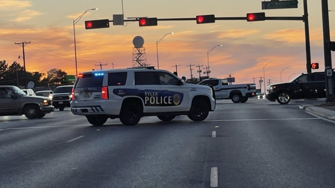Motorcyclist hospitalized after wreck involving car in Tyler - Vimarsana News