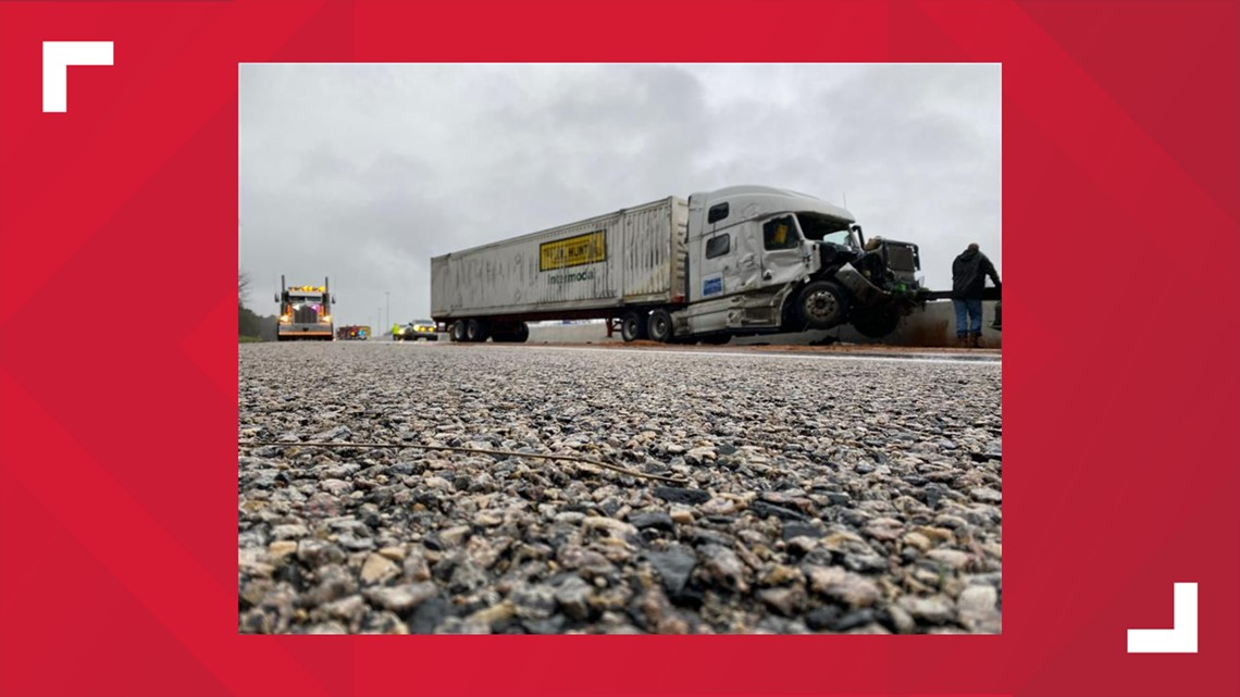 TRAFFIC ALERT: 18-wheeler rollover on I-20 eastbound near Lindale ...