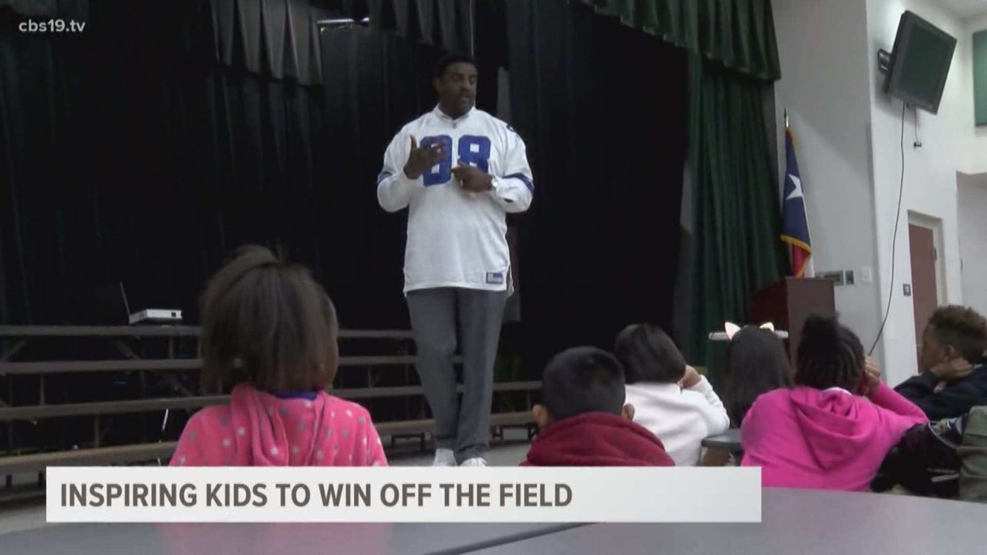 Former Dallas Cowboy Greg Ellis spoke to kids at Tyler to promote his stage play and positively inspire kids.