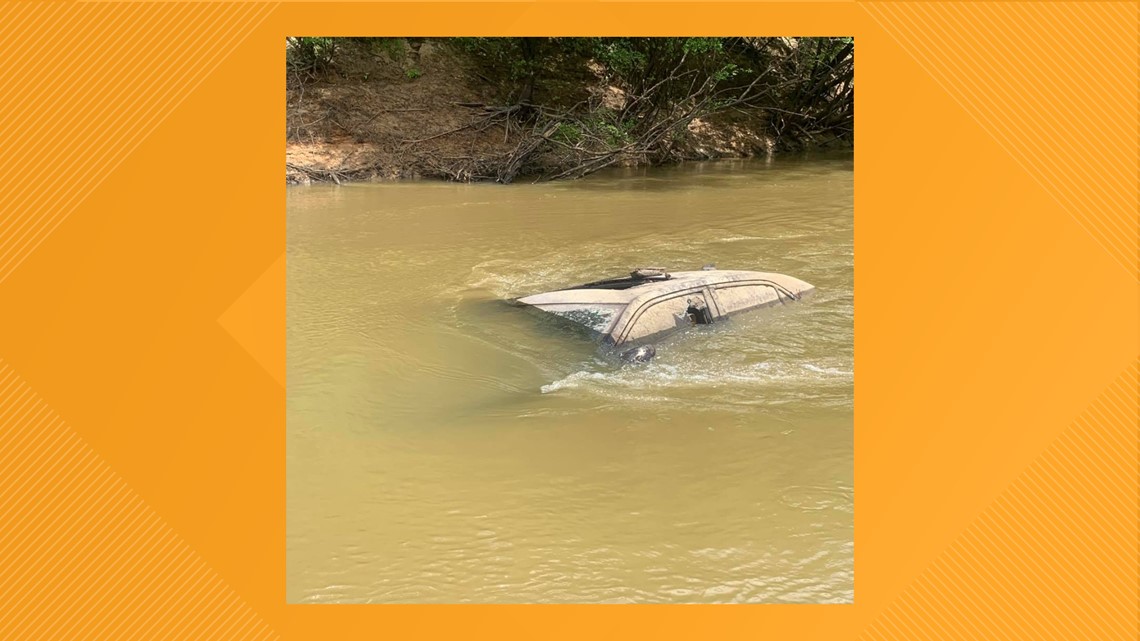 Gladewater Fire and Police Departments, Texas Game Wardens find vehicle
