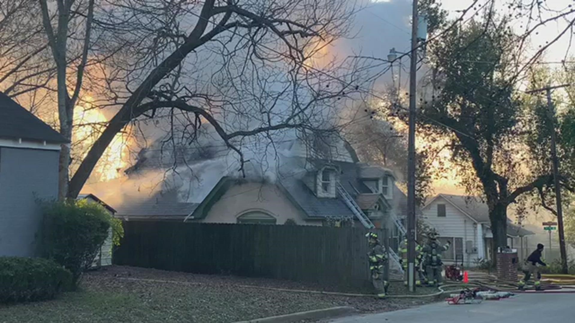 Crews respond to fire on Fannin Ave in Tyler