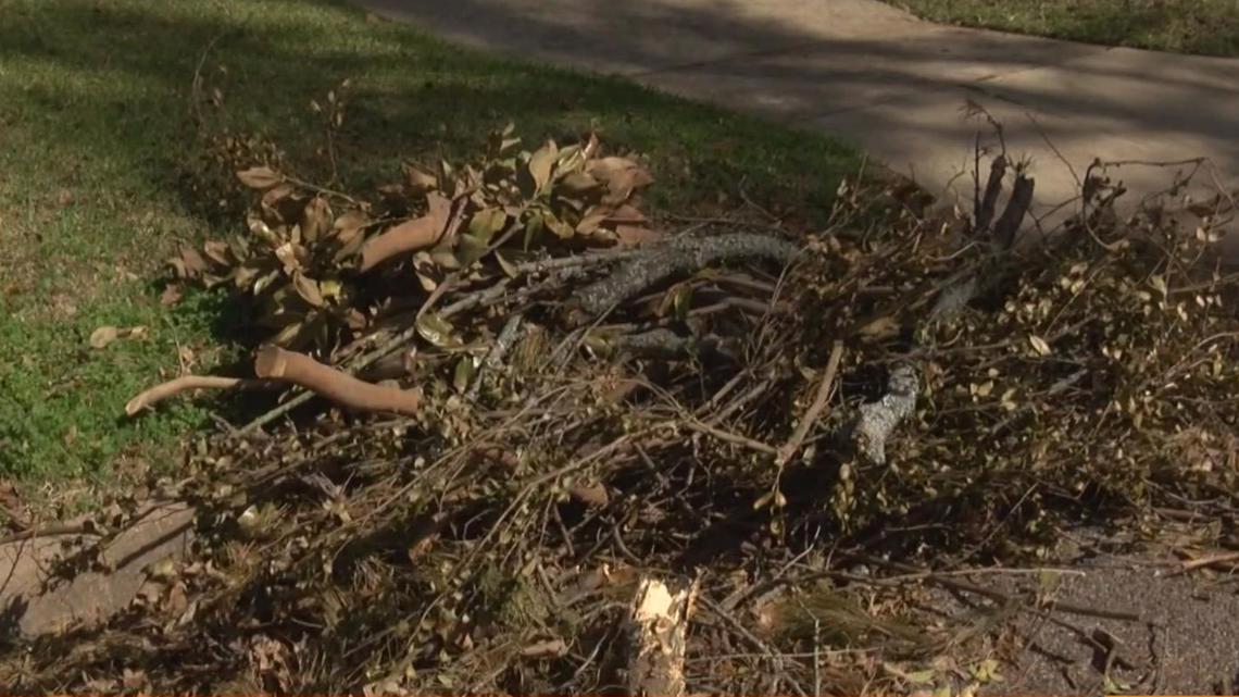 Tyler Solid Waste continues to pick up debris from ice storm - Vimarsana News