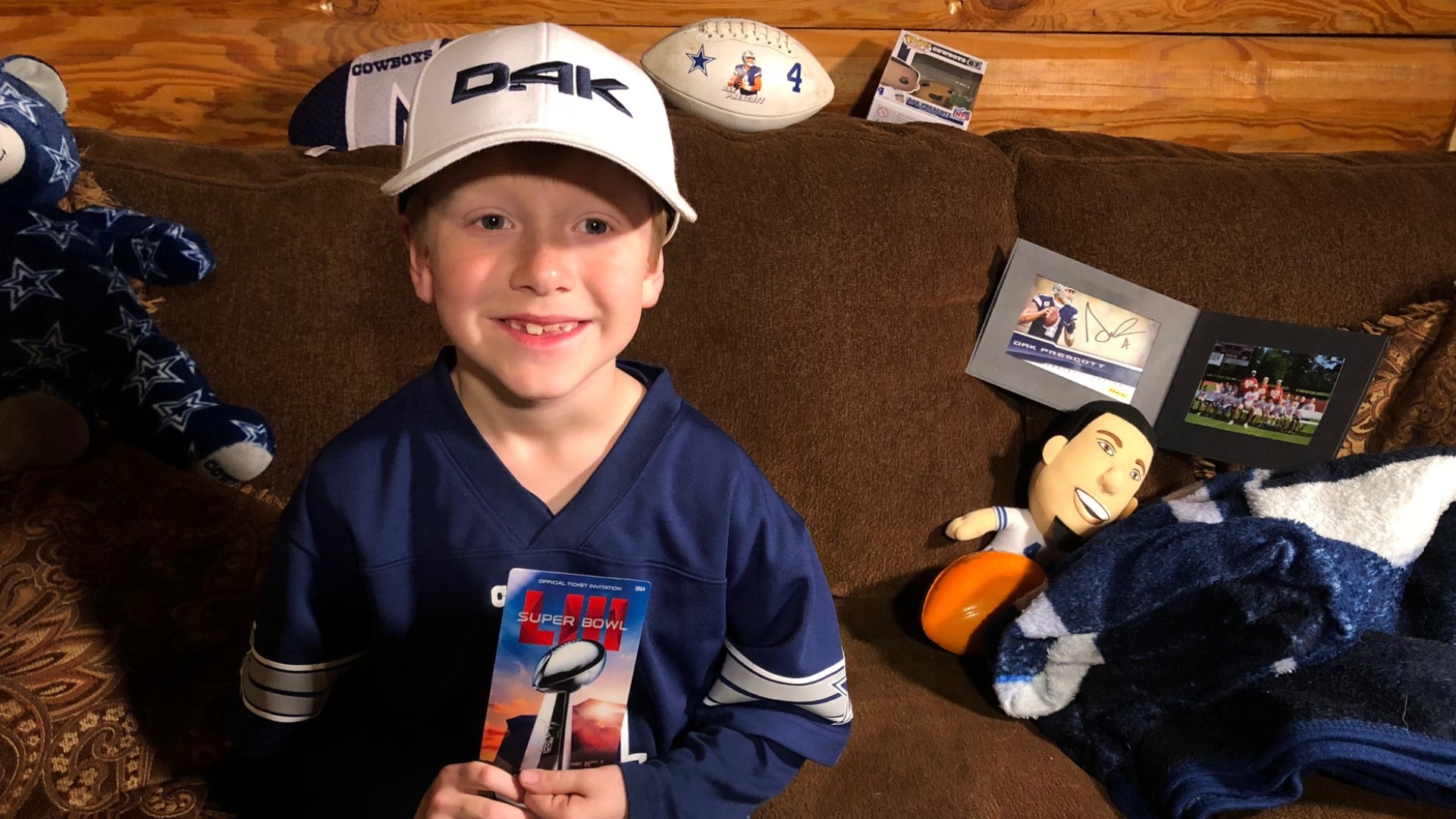 Carthage kid receives gift from Cowboys quarterback