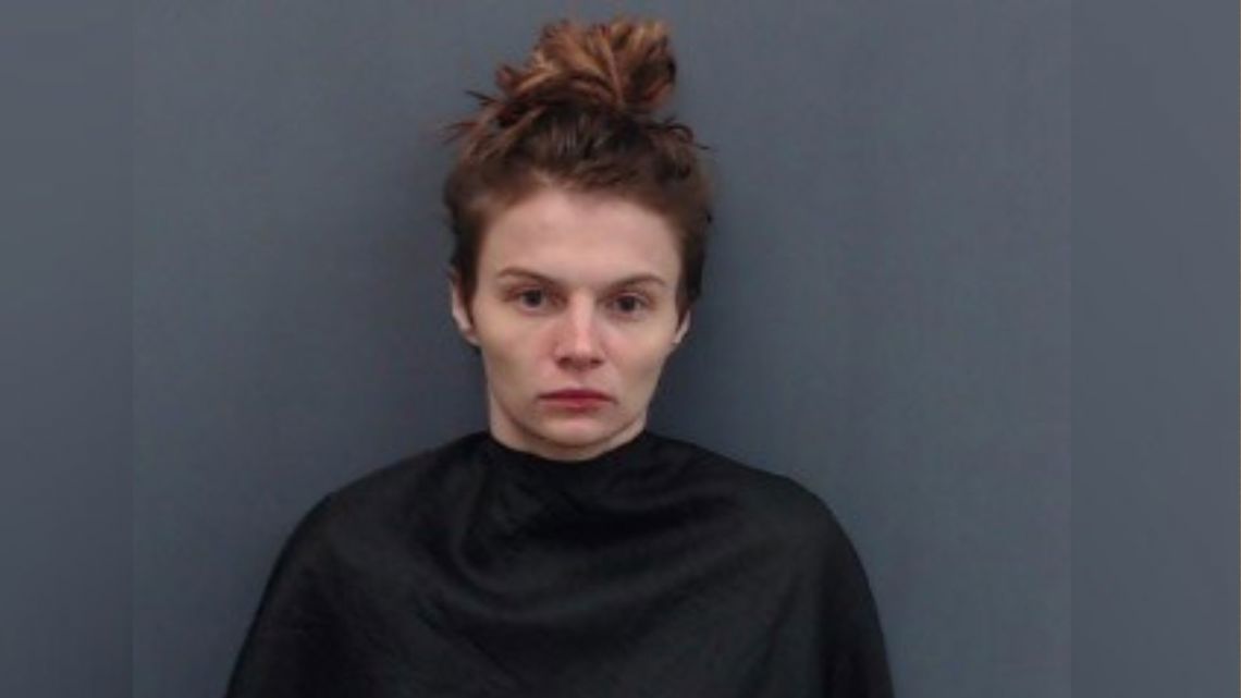 East Texas woman charged with robbery, escape after truck theft and police chase