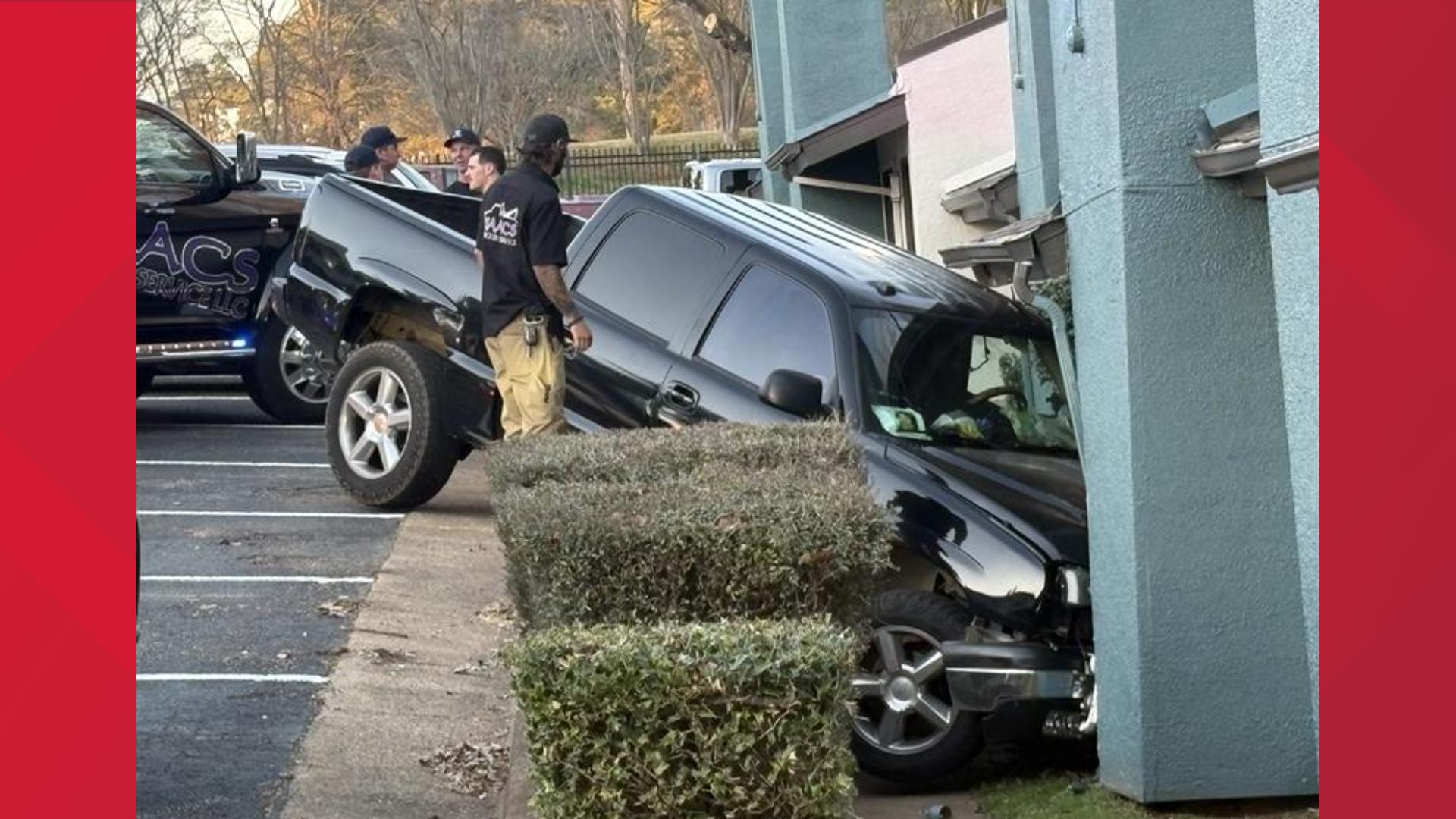 Truck collides into Tyler apartment building, driver fled scene | cbs19.tv